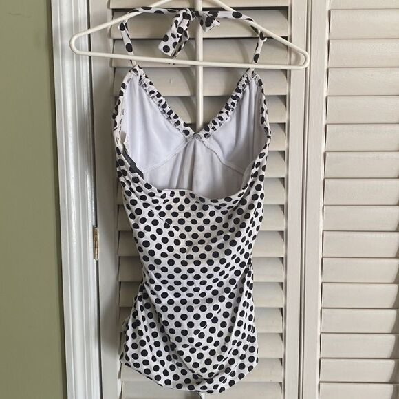 Kenneth Cole-Reaction. Vintage style swimsuit. Slimming technology. - Picture 3 of 6